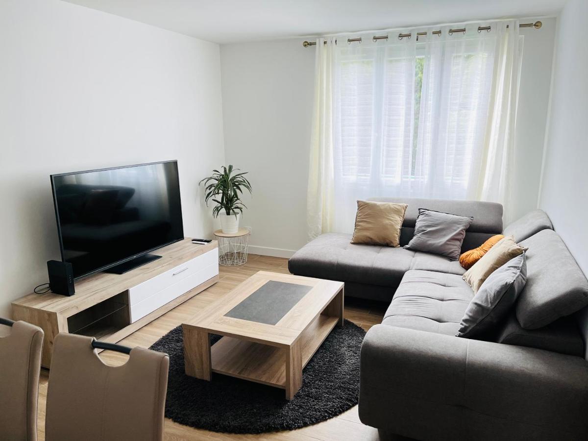 Appartement Spacieux Clichy-sous-Bois Exterior foto